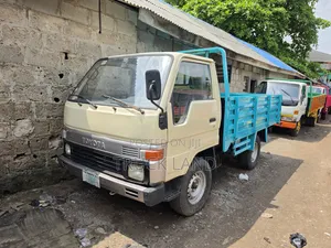 Toyota Dyna 100 Opened Body