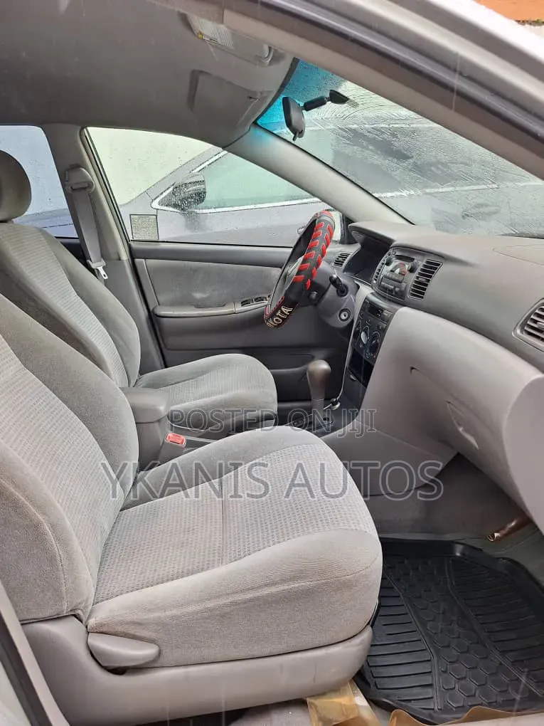 Toyota Corolla LE 2005 Silver