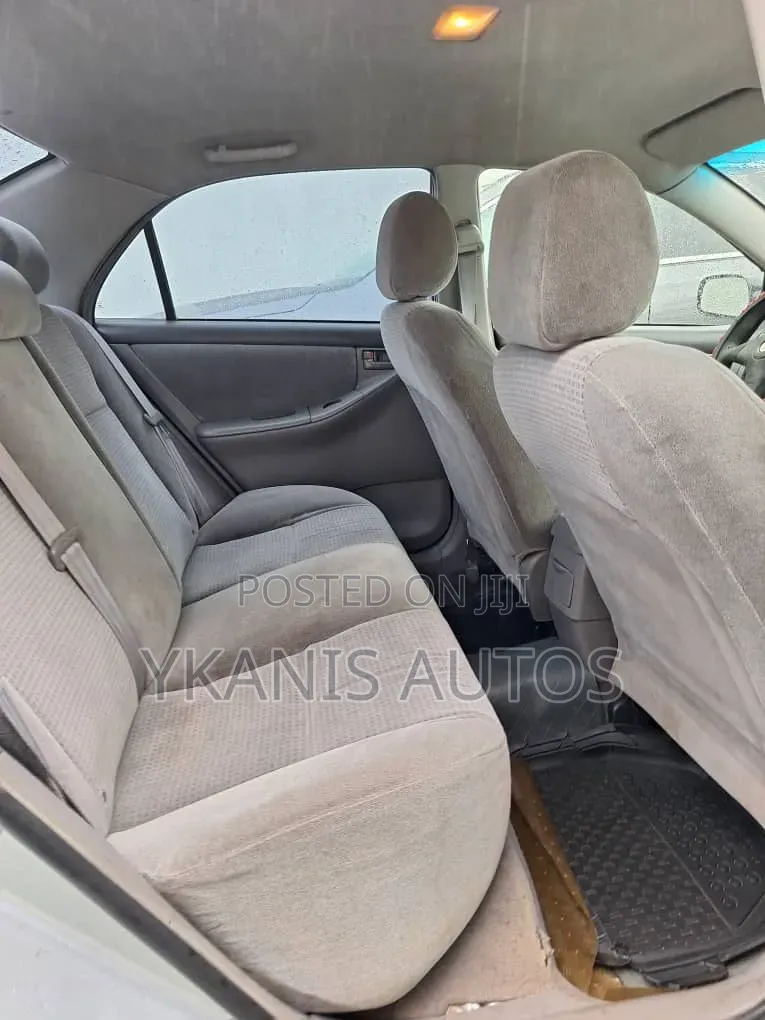 Toyota Corolla LE 2005 Silver