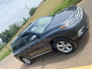 Toyota Highlander Limited 2012 Gray