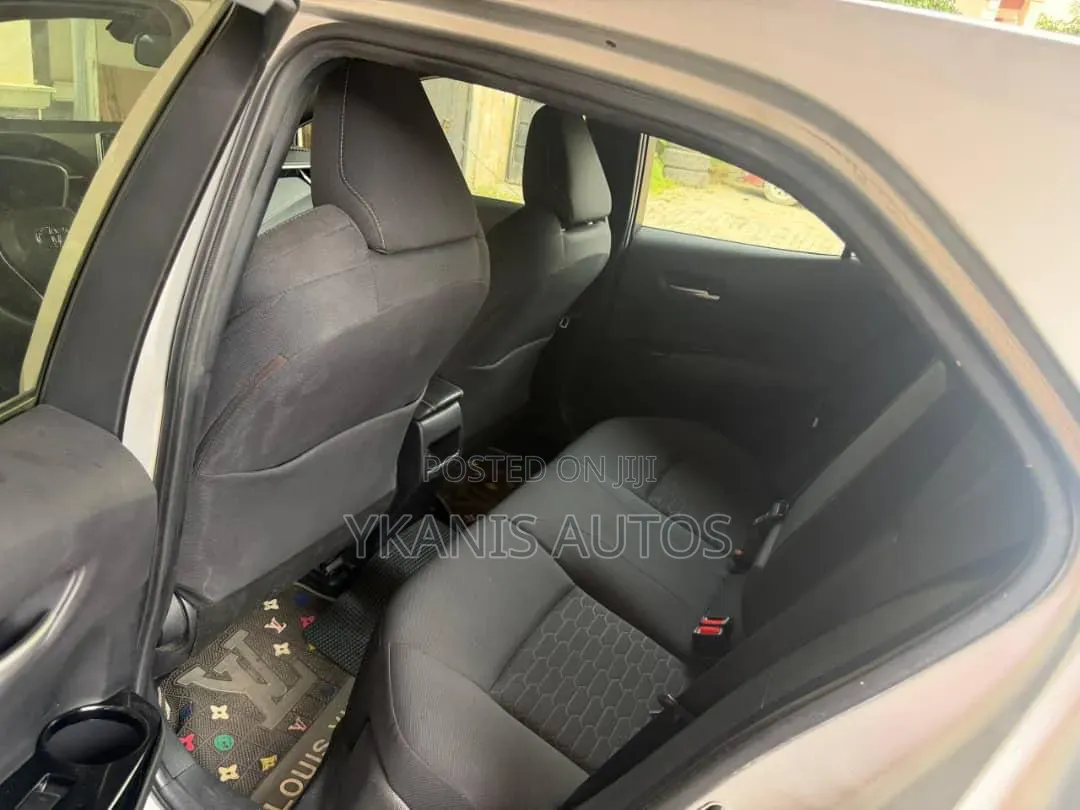 Toyota Corolla L 2022 Silver