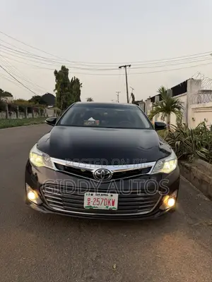 Toyota Avalon Limited Sedan FWD (3.5L 6cyl 6A) 2013 Black