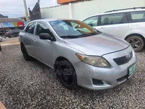 Toyota Corolla LE 4dr Sedan (1.8L 4cyl 4A) 2010 Silver