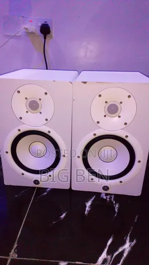 HS7 Speakers