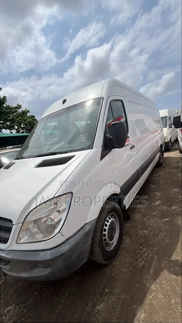 Mercedes-Benz Sprinter 2012 White