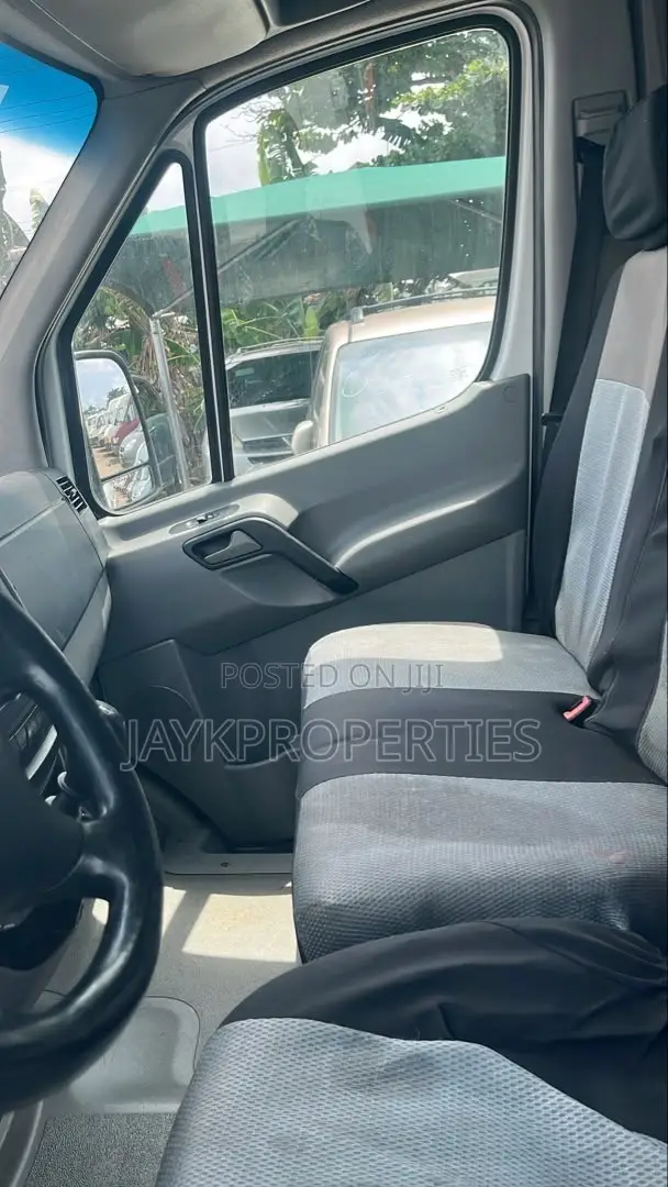 Mercedes-Benz Sprinter 2012 White