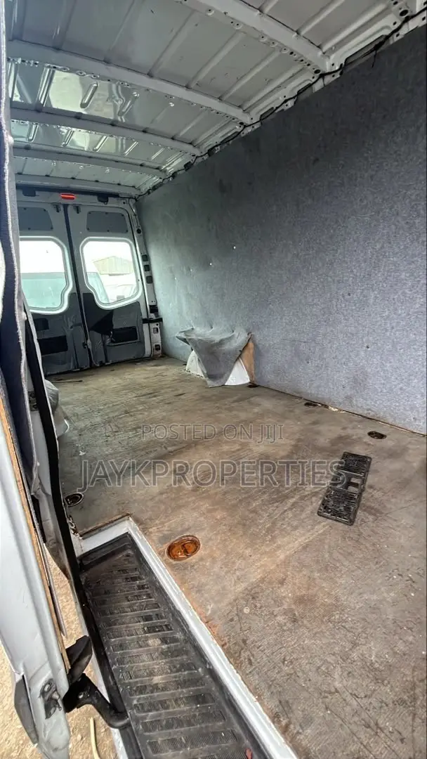 Mercedes-Benz Sprinter 2012 White