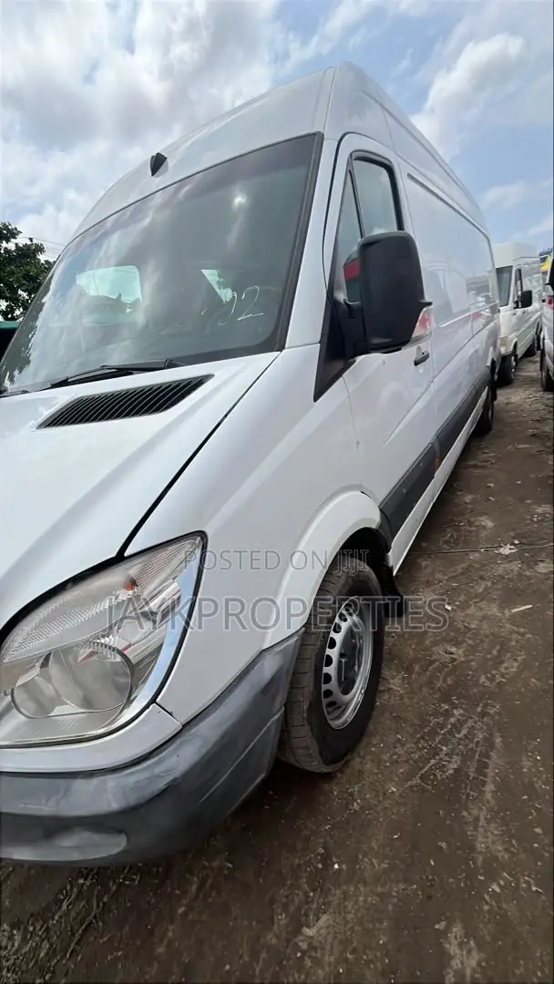 Mercedes-Benz Sprinter 2012 White