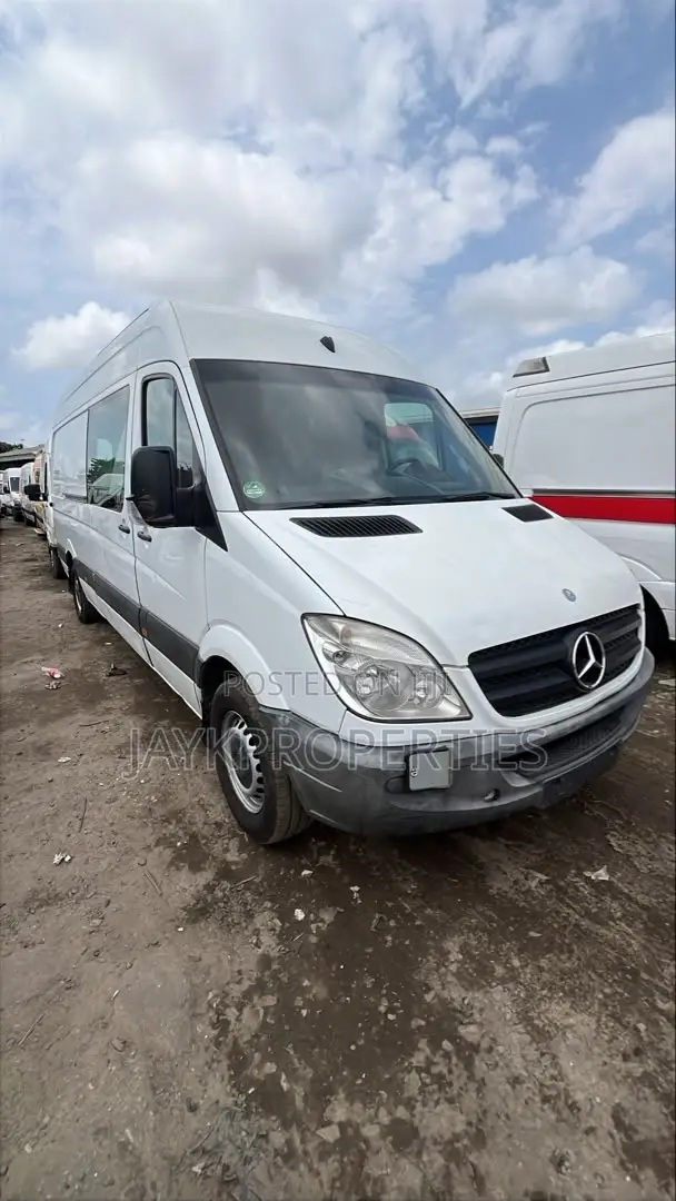 Mercedes-Benz Sprinter 2012 White