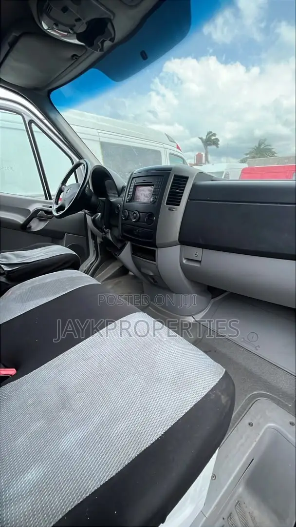 Mercedes-Benz Sprinter 2012 White