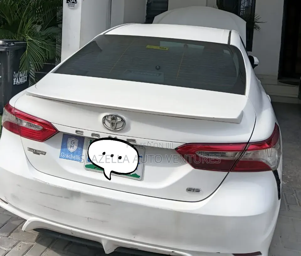 Toyota Camry 2018 White
