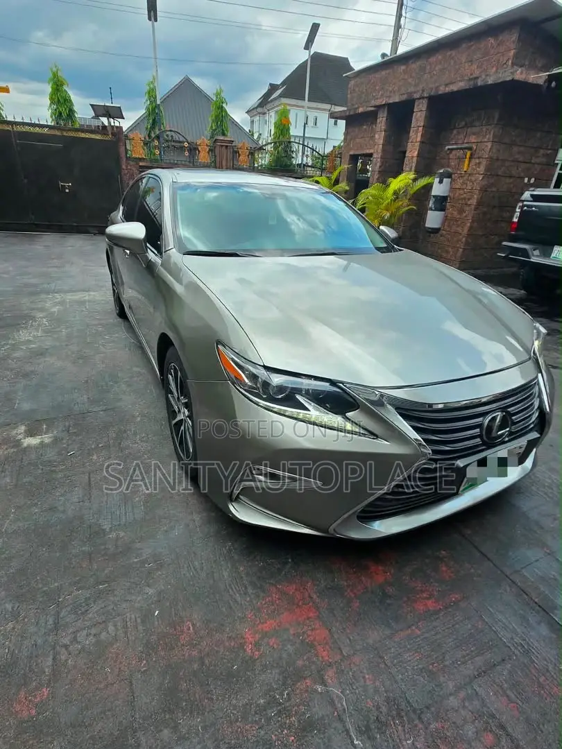 Lexus ES 350 FWD 2017