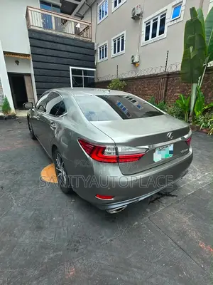 Lexus ES 350 FWD 2017