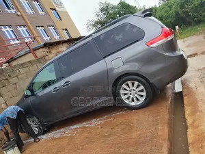 Toyota Sienna 2011 Gray
