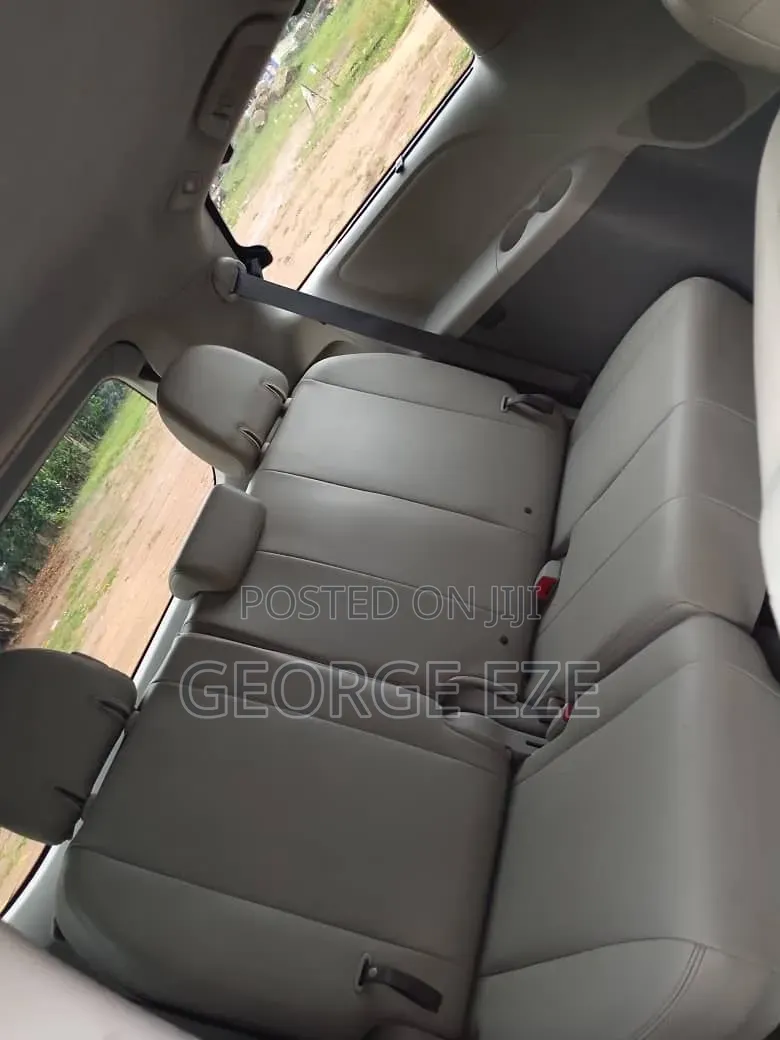 Toyota Sienna 2011 Gray