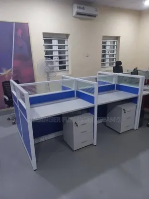 High Quality Workstation by 4 Seaters