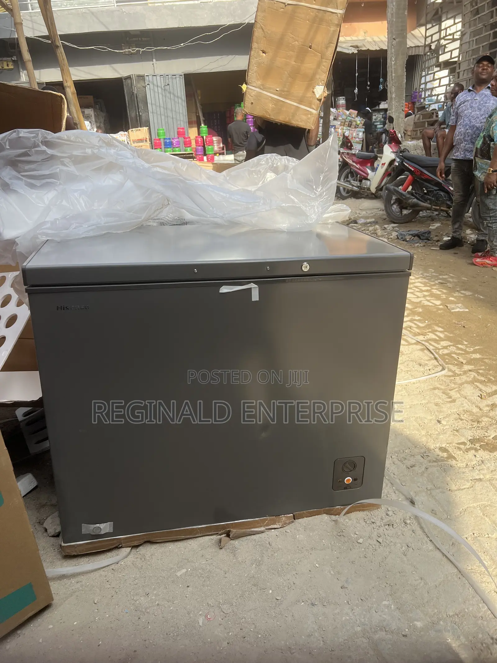 250 Litre Chest Freezer Hisense