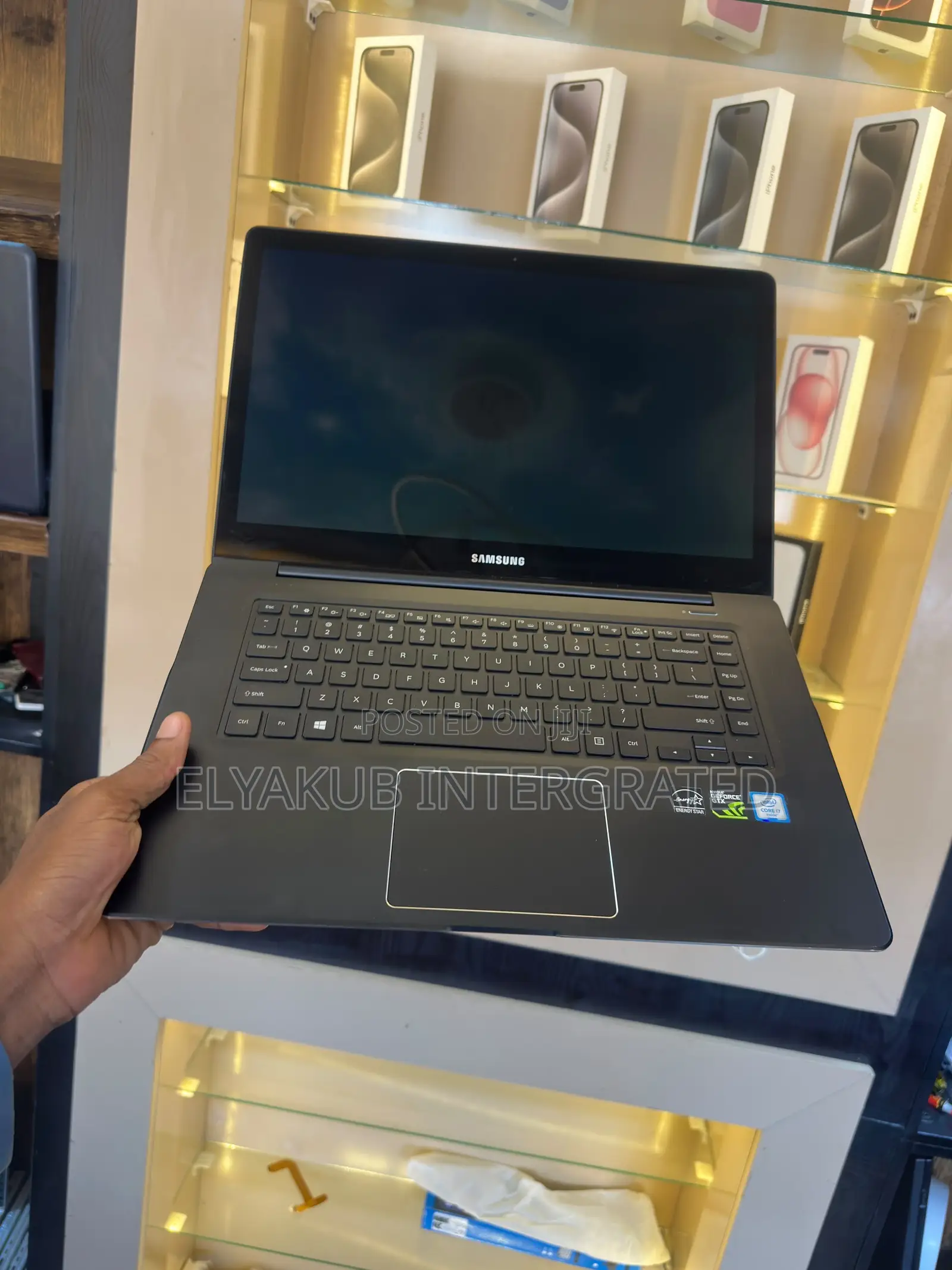 New Laptop Samsung 16GB Intel Core i7 SSD 256GB