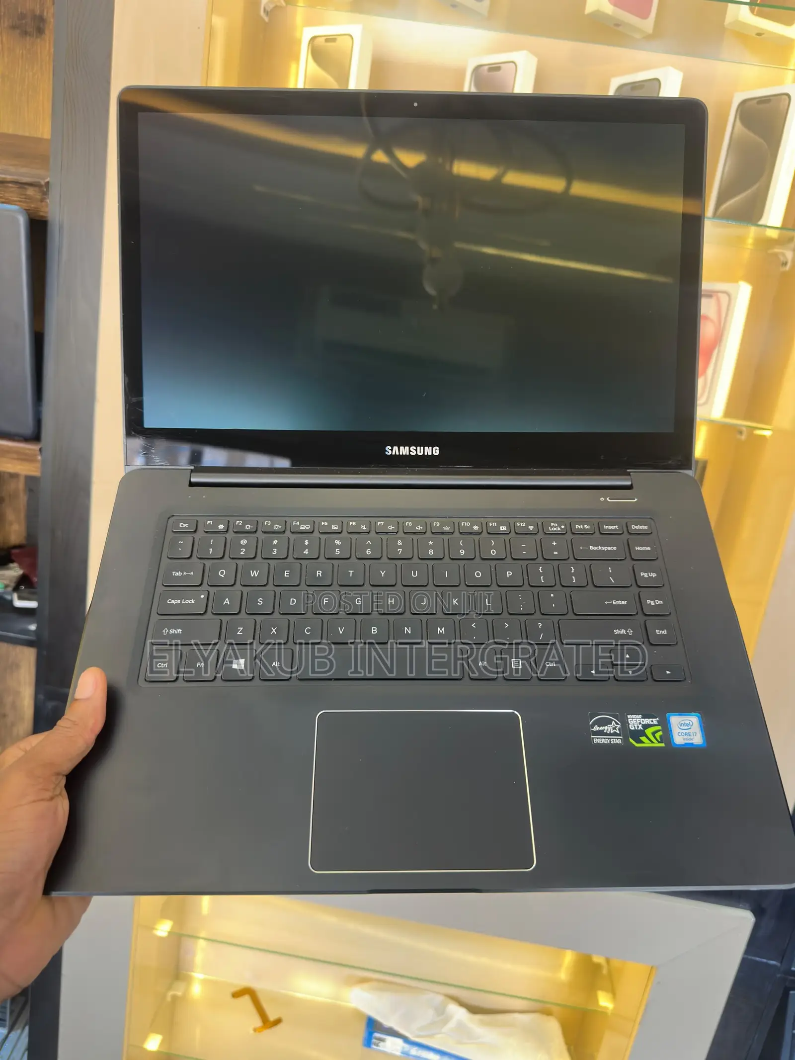 New Laptop Samsung 16GB Intel Core i7 SSD 256GB