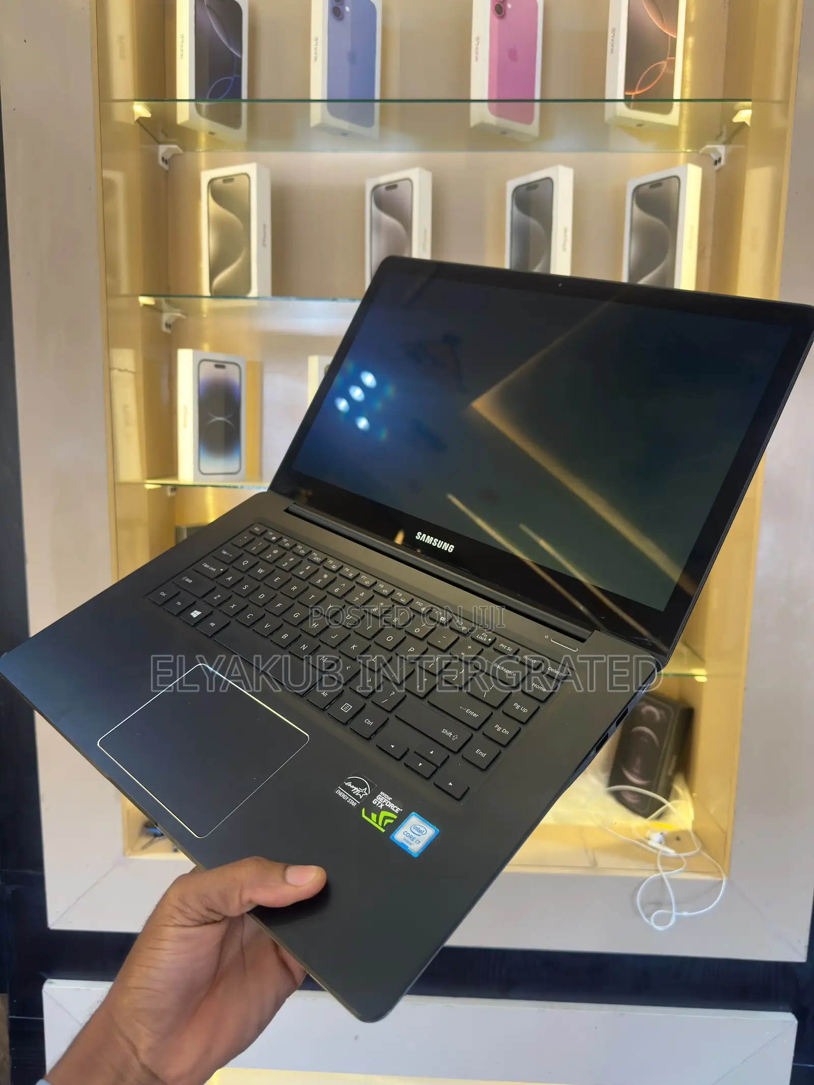 New Laptop Samsung 16GB Intel Core i7 SSD 256GB