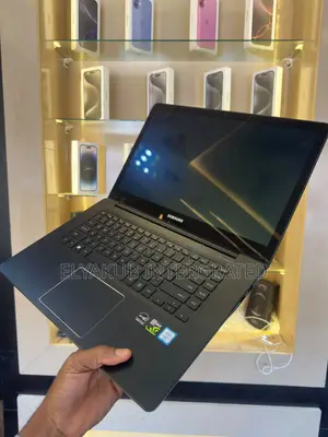 New Laptop Samsung 16GB Intel Core i7 SSD 256GB