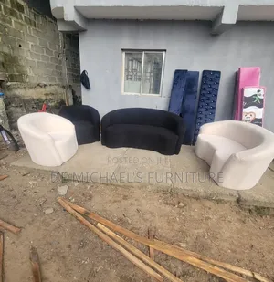 High Quality Curved Set of Sofa Chairs