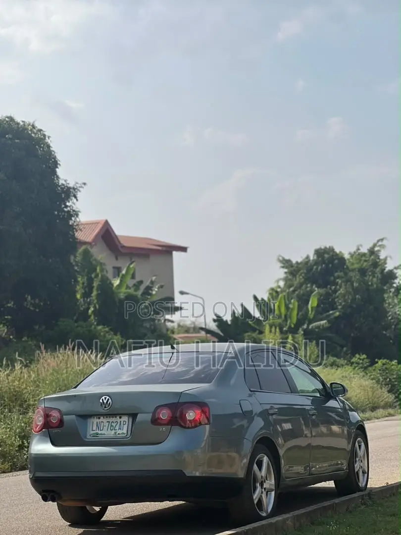 Volkswagen Jetta 2010 Gray