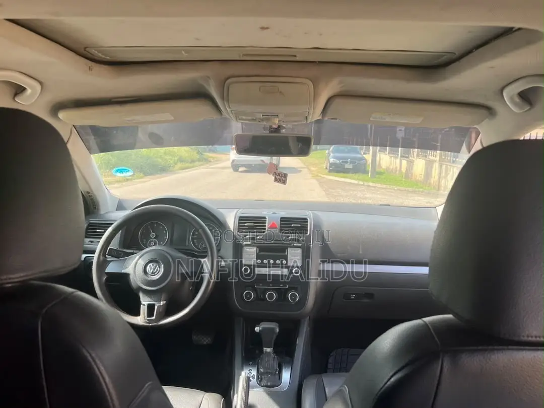 Volkswagen Jetta 2010 Gray
