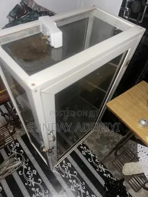 Showing Glass