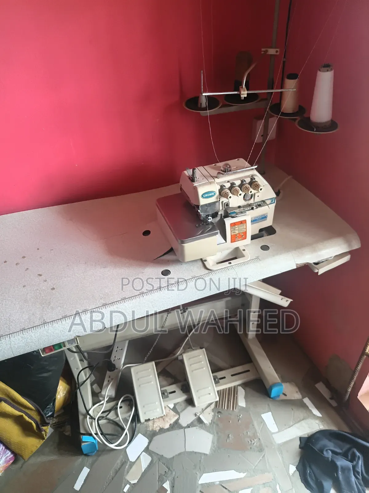 Crown 4 Thread Overlocked Weaving Machine