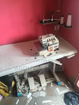Crown 4 Thread Overlocked Weaving Machine
