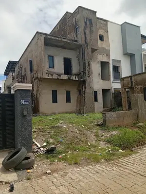 4bdrm Duplex in Ochacho Estate Idu for sale