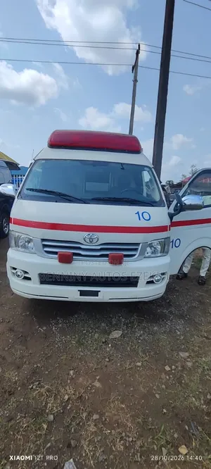 Toyota HiAce 2020 White