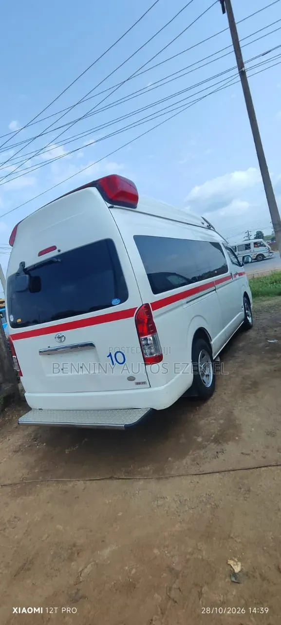 Toyota HiAce 2020 White
