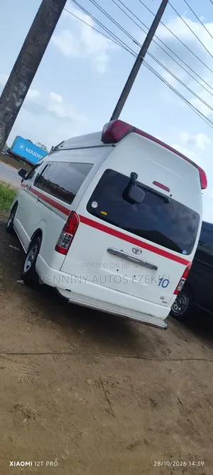 Toyota HiAce 2020 White