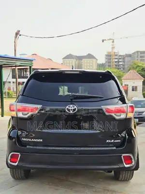 Toyota Highlander XLE 4dr SUV (3.5L 6cyl 6A) 2014 Black
