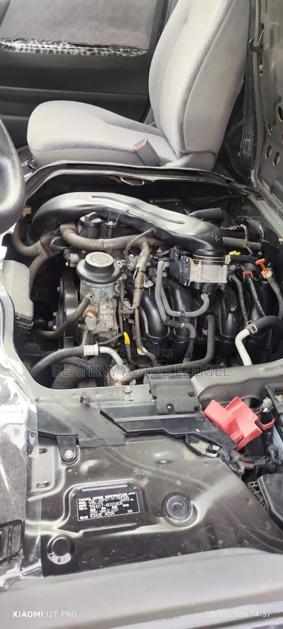 Toyota HiAce 2015 Grey