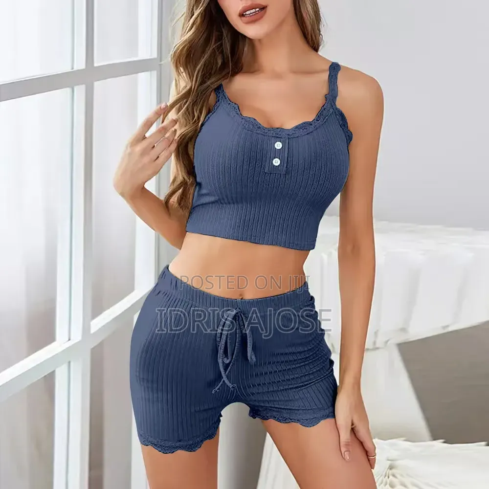 2Sets of Ladies Underwears