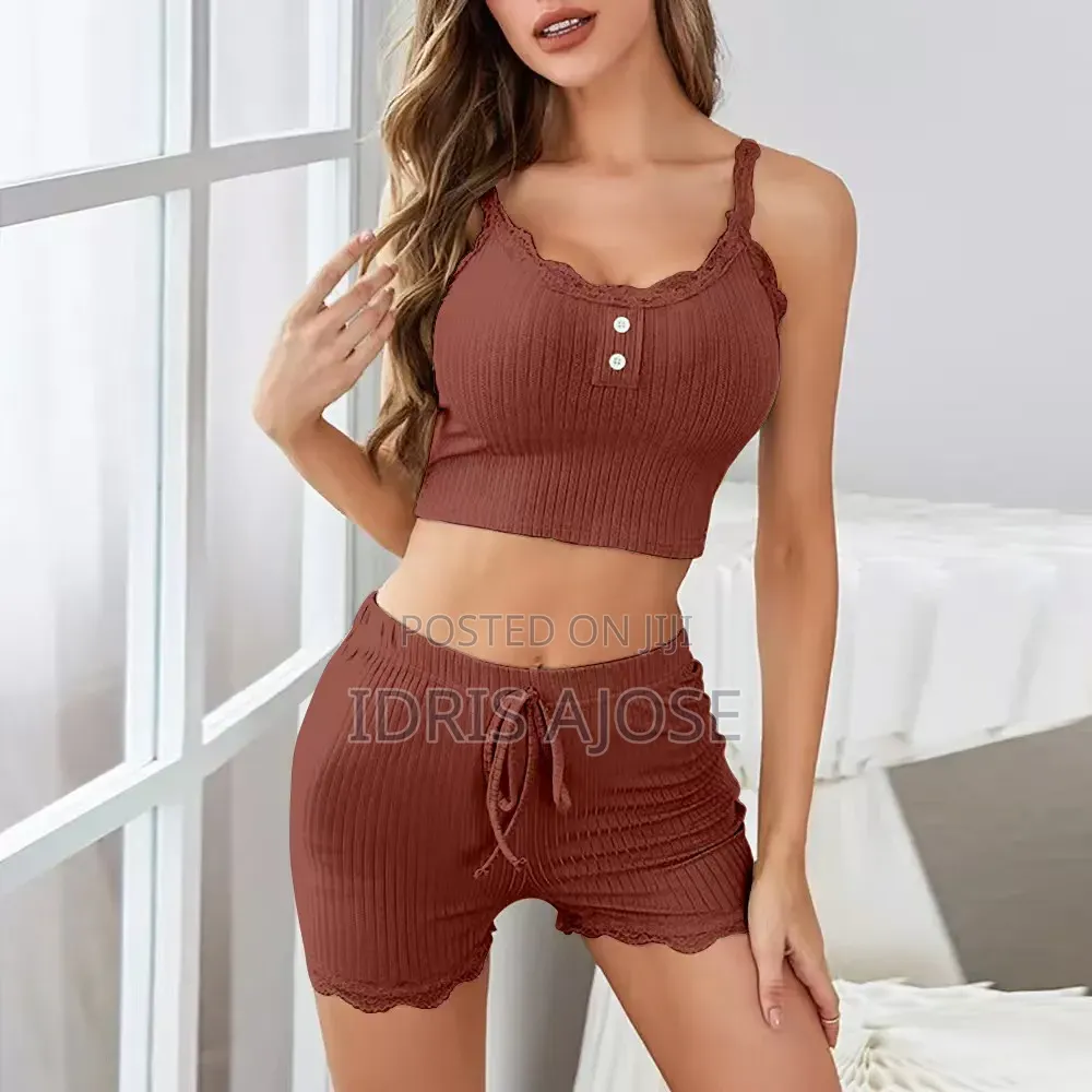 2Sets of Ladies Underwears