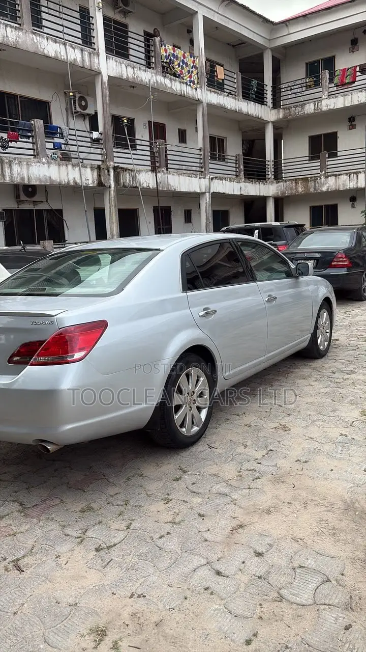 Toyota Avalon Limited 2010 Silver