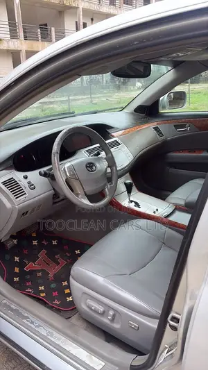 Toyota Avalon Limited 2010 Silver
