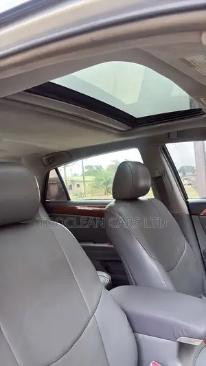 Toyota Avalon Limited 2010 Silver