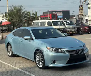 Lexus ES 2013 Blue