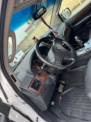 Nissan Armada Platinum 2012 White