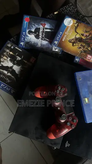 PS4 Fat + One Pad + 5 Games
