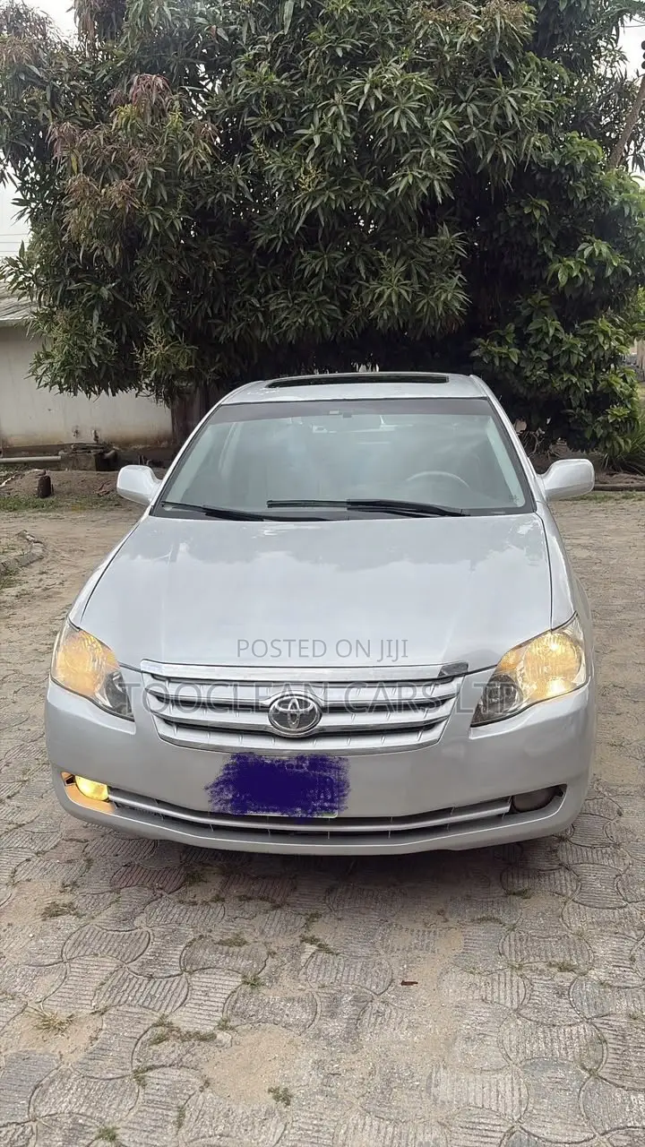 Toyota Avalon Limited 2010 Silver