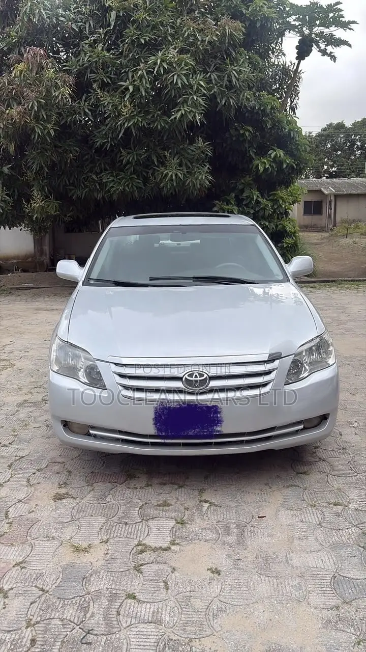 Toyota Avalon Limited 2010 Silver