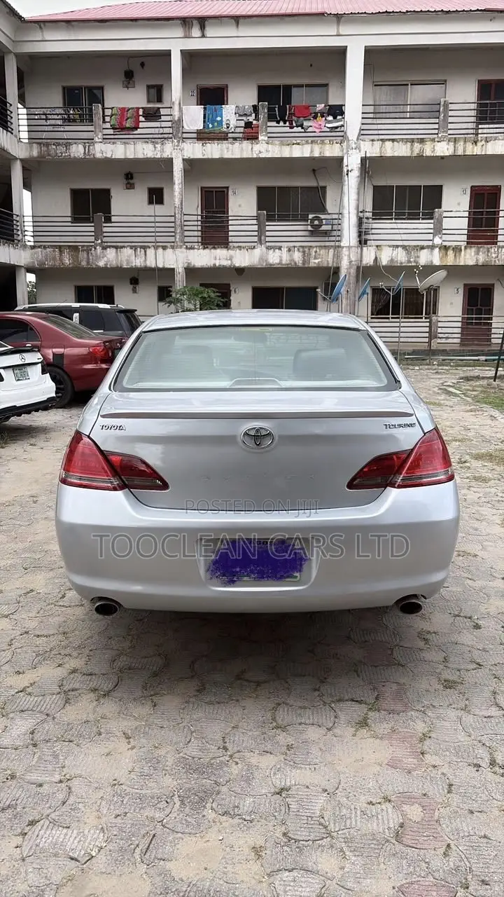 Toyota Avalon Limited 2010 Silver