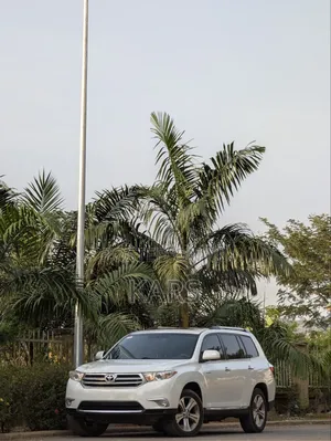 Toyota Highlander Limited 2012 White