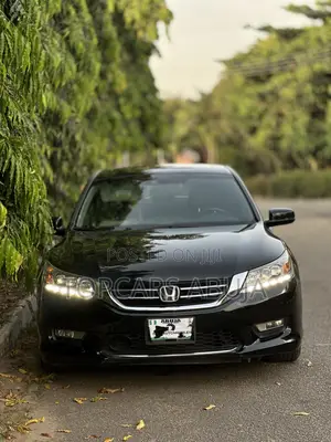 Honda Accord Touring 4dr Sedan FWD (3.5L 6cyl 6A) 2013 Black